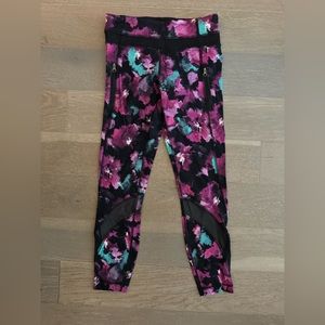 Lululemon Atheltica 7/8 Floral Pattern Leggings with Mesh and Zipper - Size 4